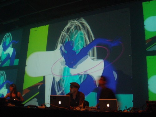 2-video-jack-vjing-with-ellen-allien-name-festival-lille-9-2007